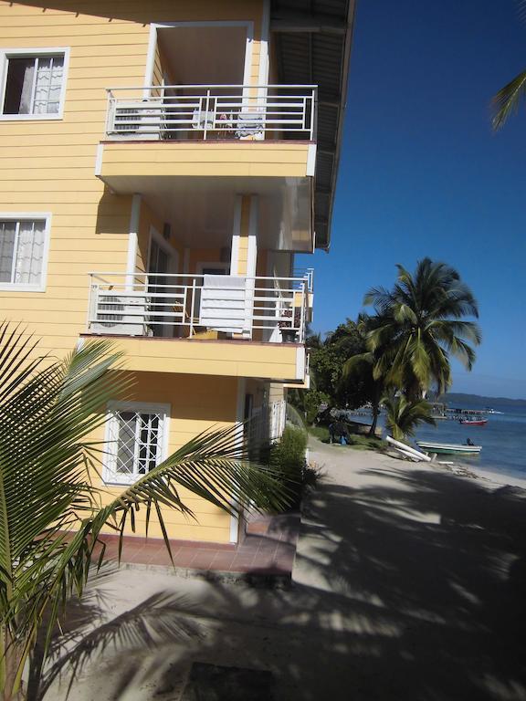 Kevin Kondos Bocas del Toro Exterior foto