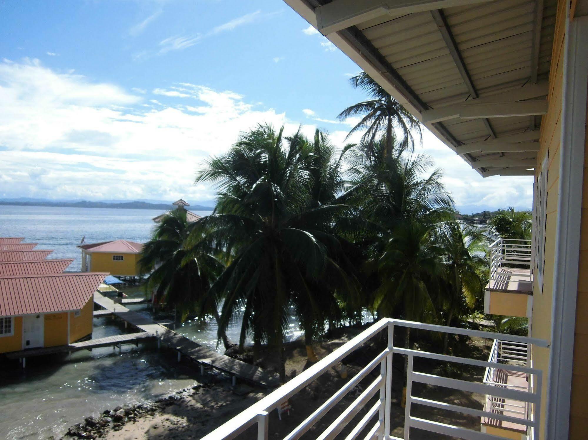 Kevin Kondos Bocas del Toro Exterior foto