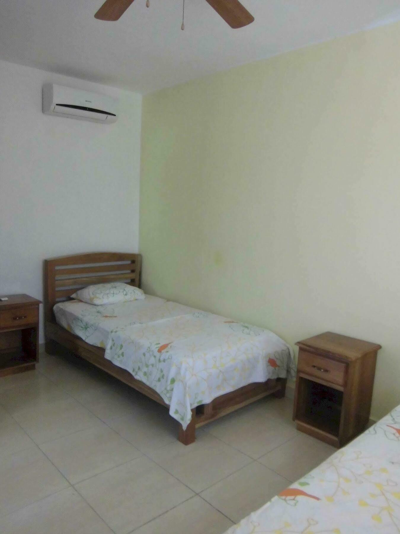Kevin Kondos Bocas del Toro Exterior foto
