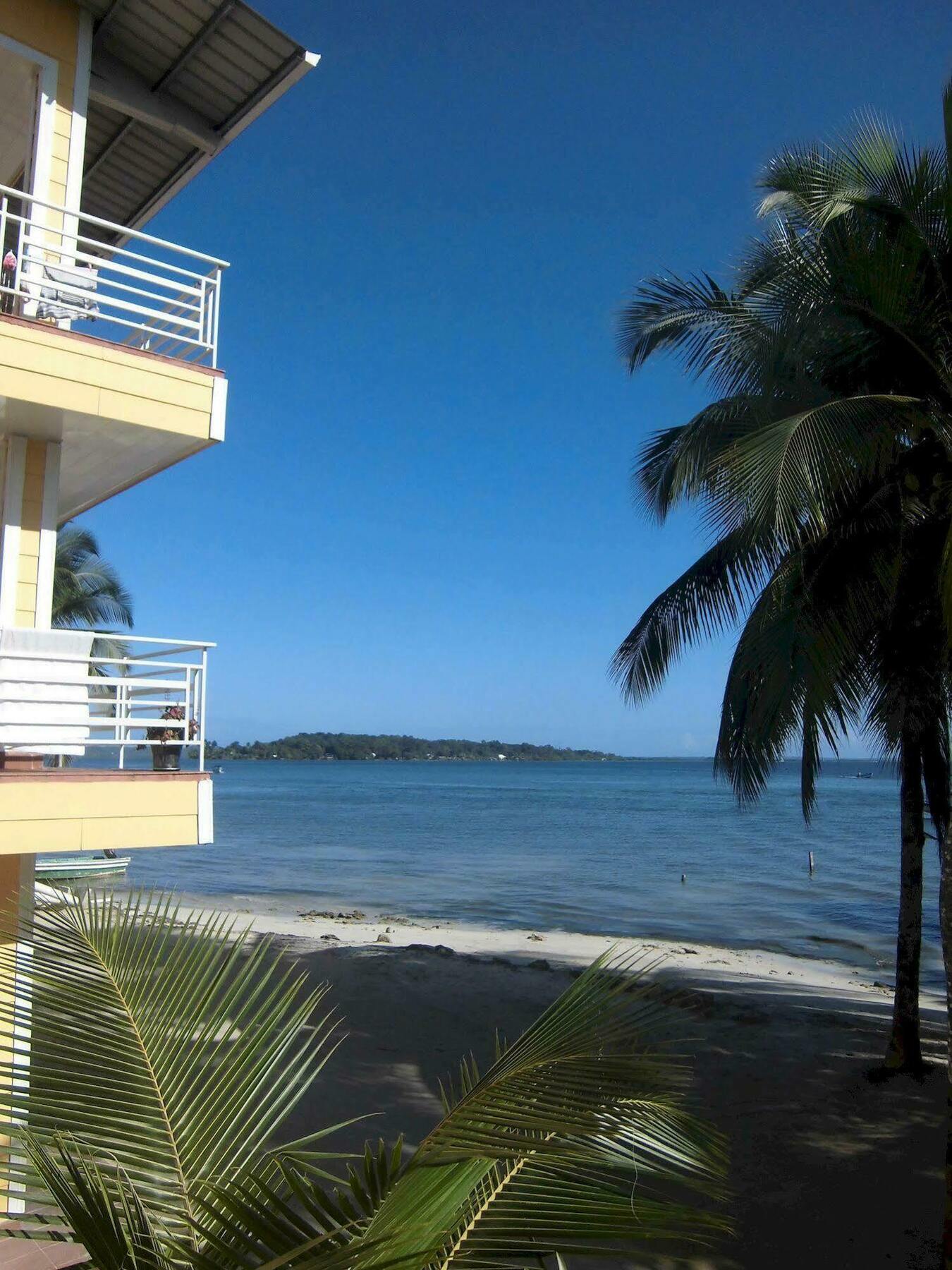 Kevin Kondos Bocas del Toro Exterior foto